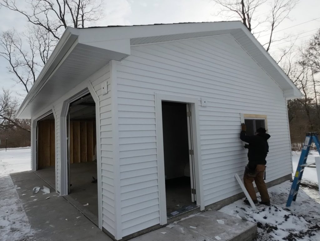 Detached Garage in Lake County, Illinois