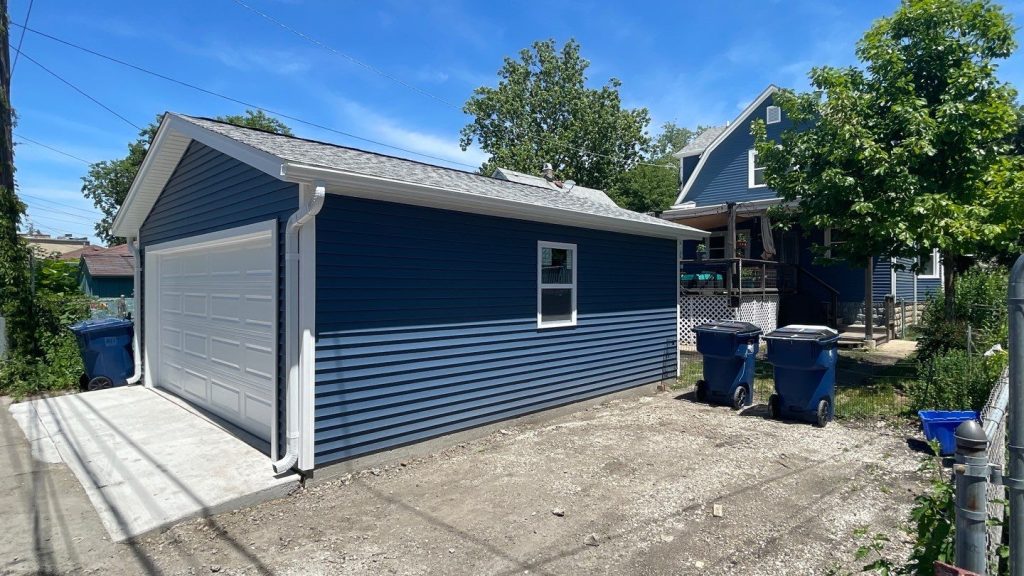 Detached Garage in Lake County, Illinois